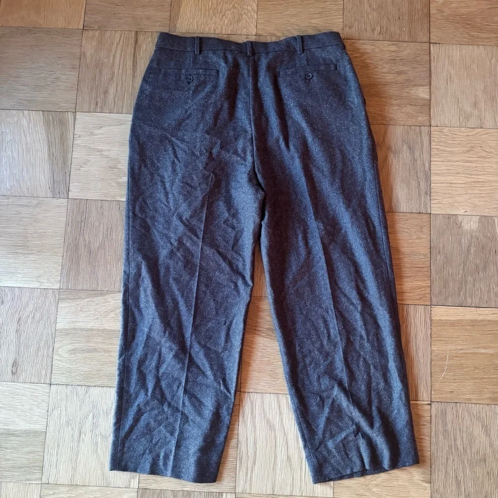 Banana Republic details brand